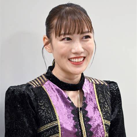 https://ogre.natalie.mu/media/news/music/2022/1226/momoclo_20221225_tagagi_1.jpg?imdensity=1&impolicy=hq&imwidth=1460